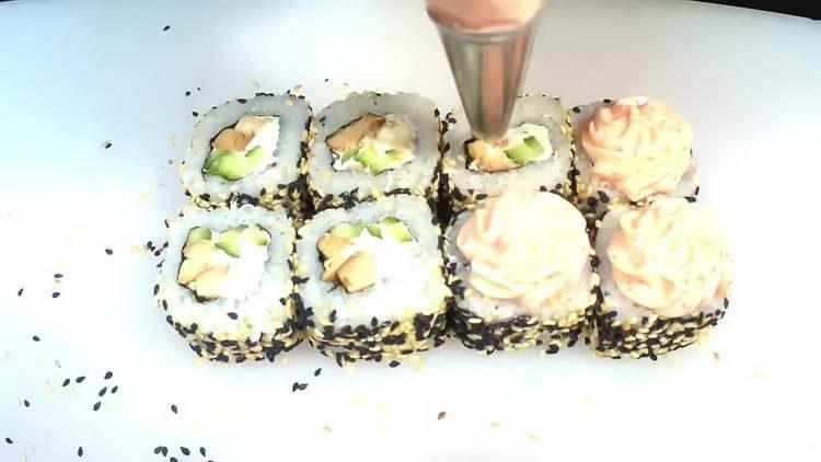 grease the roll with cream