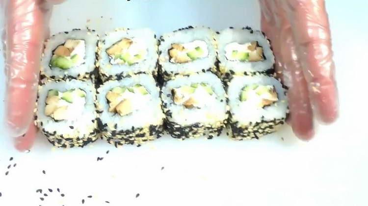 cut the roll into eight parts