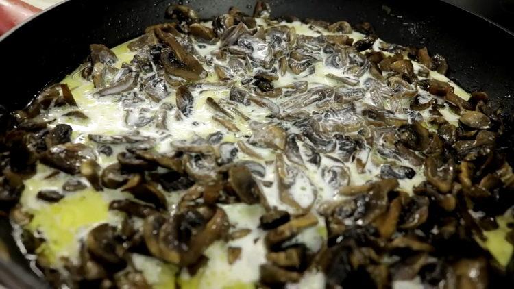 add cream to the mushrooms