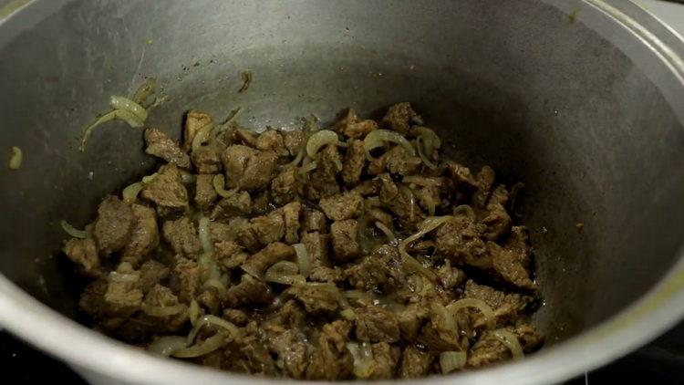 add salt to the meat