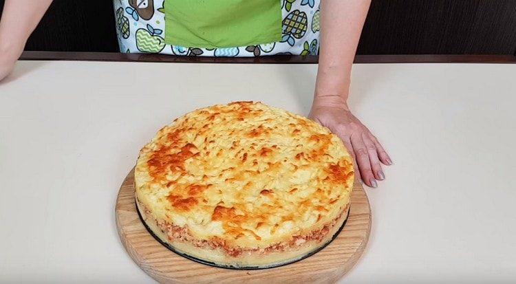 Such a potato casserole is baked for about half an hour.