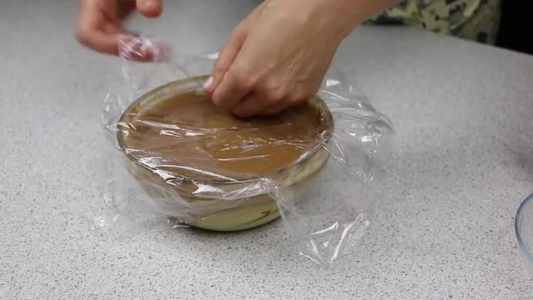 cover the cream with a film