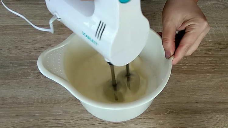 whip cream with a mixer