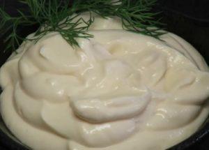 prepare simple mayonnaise in milk