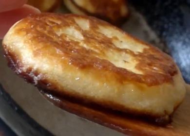 Lush pancakes on yogurt 