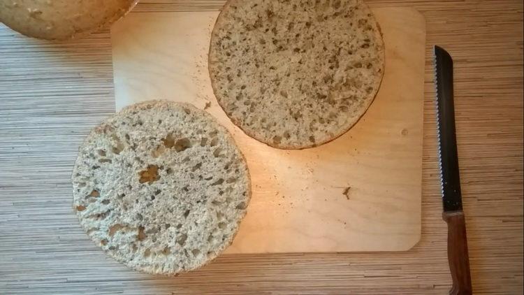 cut the biscuit into pieces