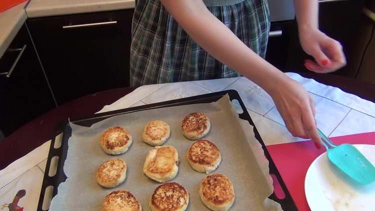 send cheese cakes to the oven