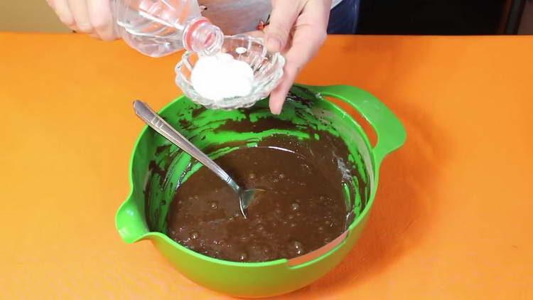 extinguish soda with vinegar