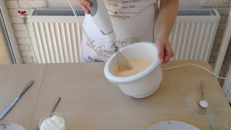 beat eggs with sugar