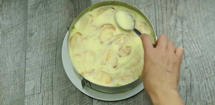 grease the top layer with cream