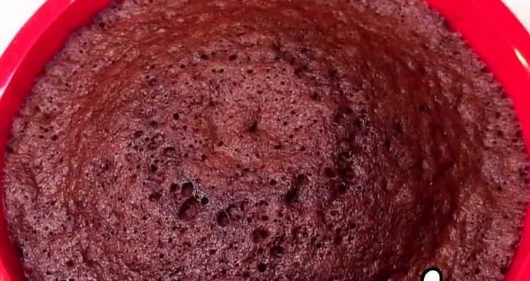 take the cake out of the microwave