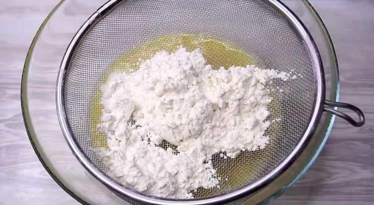 sift the flour into a bowl