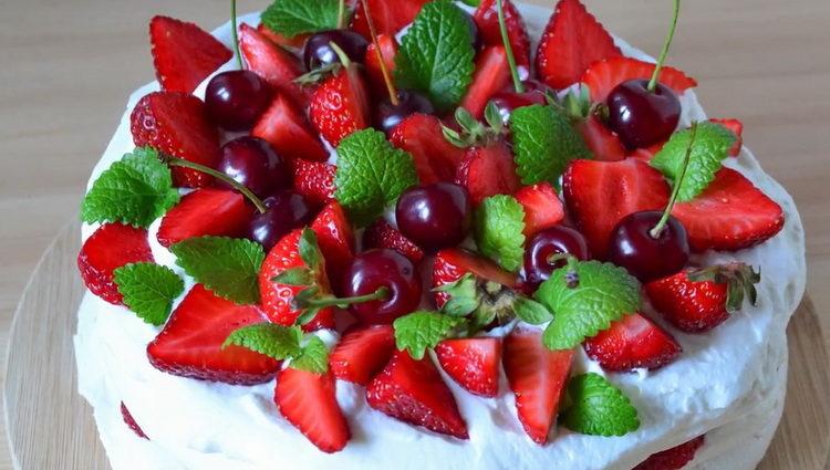 The recipe for a delicious Pavlov cake