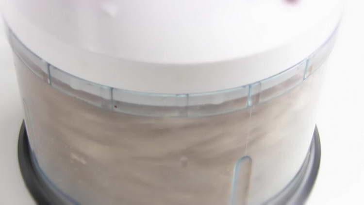 chop peanuts in a blender