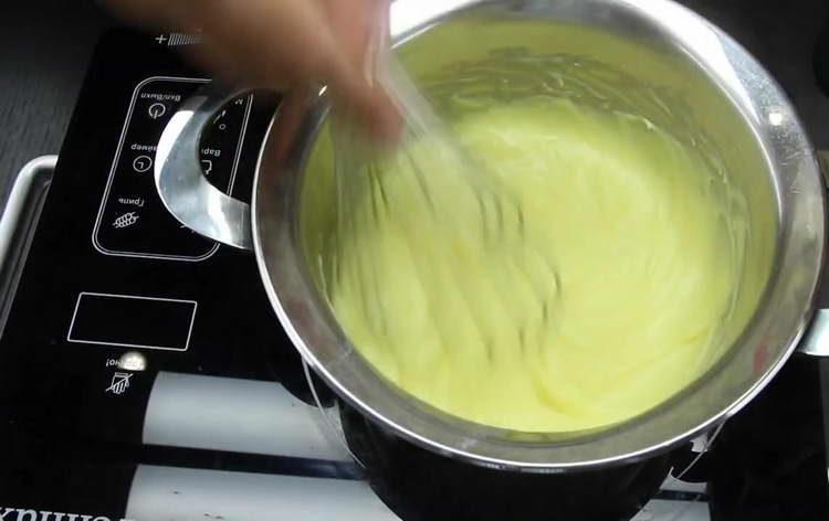 pour the cream into the stewpan