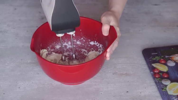 add 150 g of cottage cheese